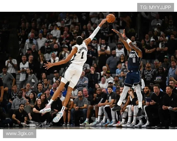 文班亚马赛前展示惊艳颠球技巧足篮两开花引发热议